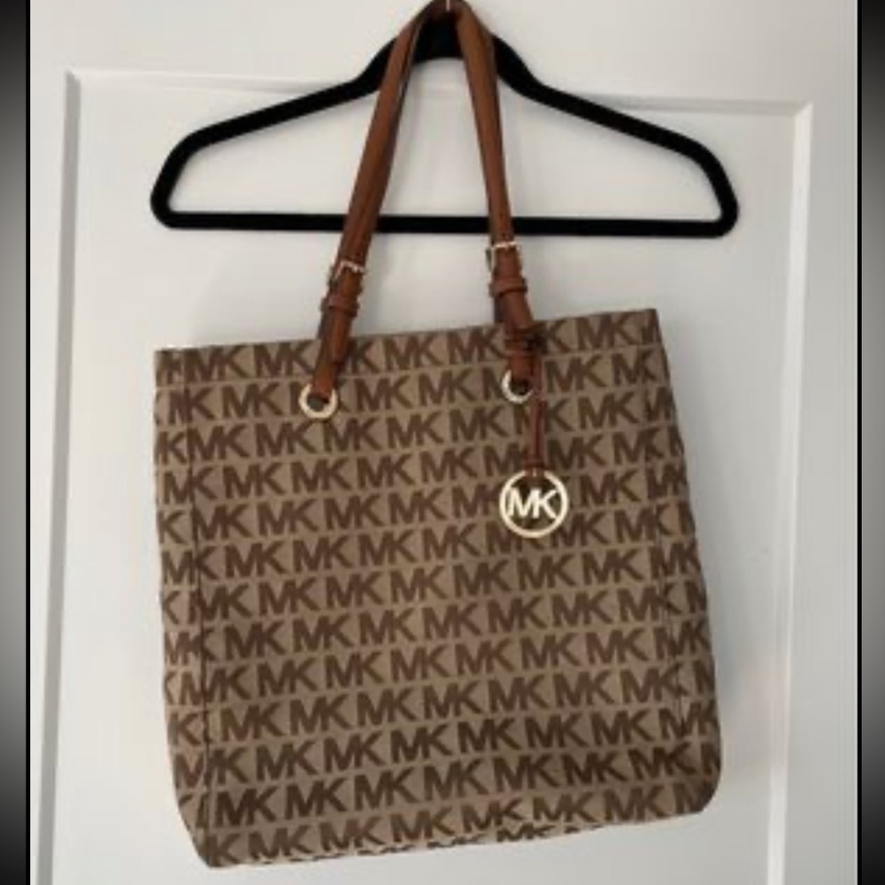Michael Kors Signature Canvas Purse - LIKE NEW
